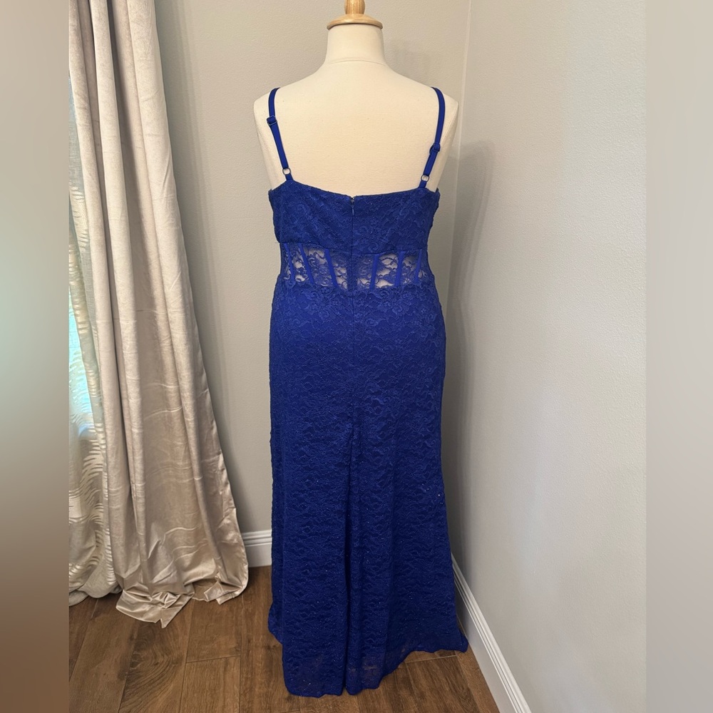 Plus Dress 💙 - Picture 7 of 11